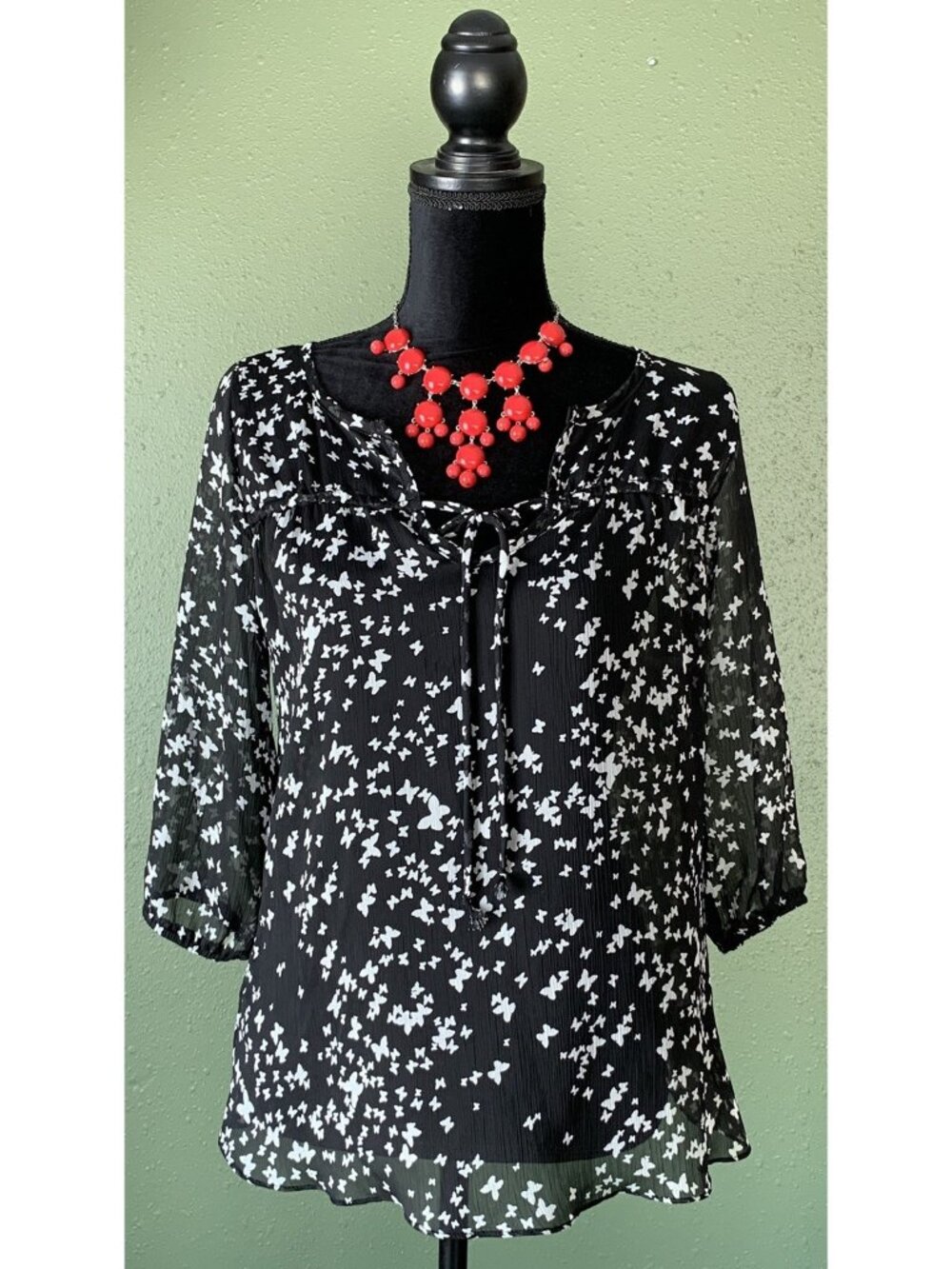 Vanity Womens Shirt Size Medium Butterfly Print Lace 3/4 Sleeve Lightweight